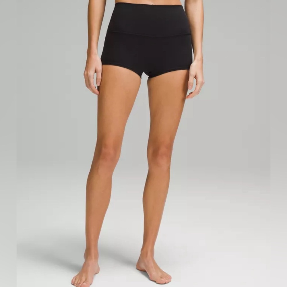 Shorts
lululemon Align™ High-Rise Short 2"